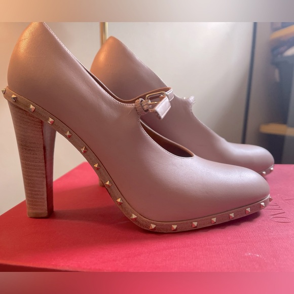 Valentino Garavani Mary Jane Size 36 EUC Blush Pink Color - Picture 1 of 15